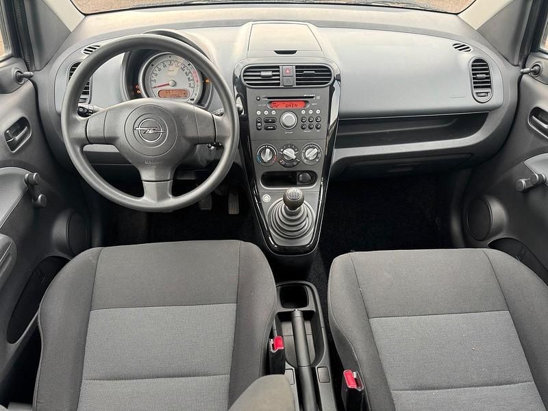 Gebraucht Opel Agila 70 PS (51 kW) 2009 Silber Kleinwagen