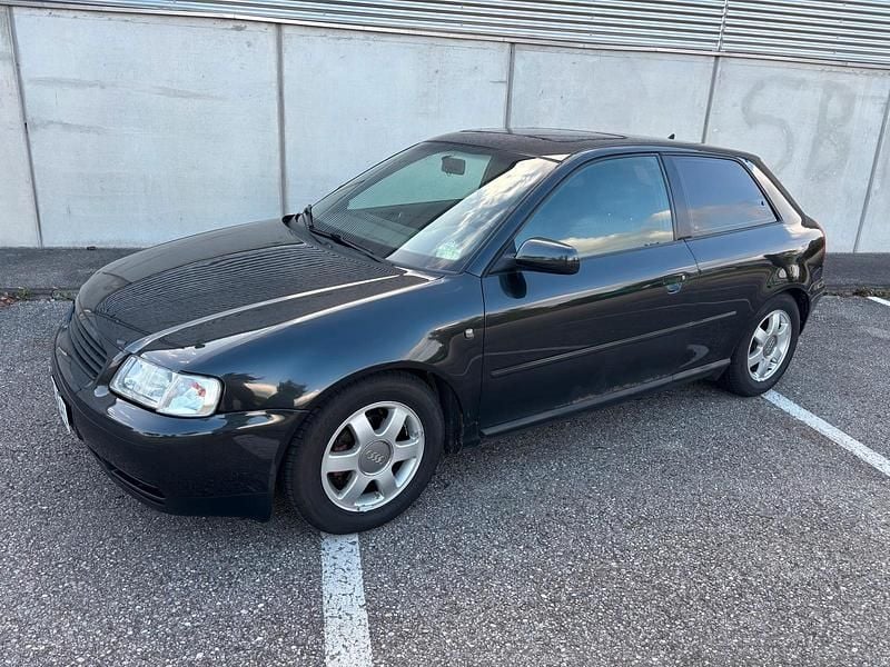 Usata Audi A3 100 CV (73 kW) 1997 Nero Utilitaria
