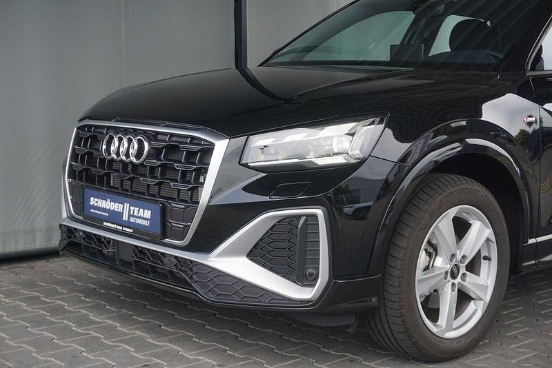 Gebraucht Audi Q2 S-Line 150 PS (110 kW) 2025 Mythosschwarz metallic SUV