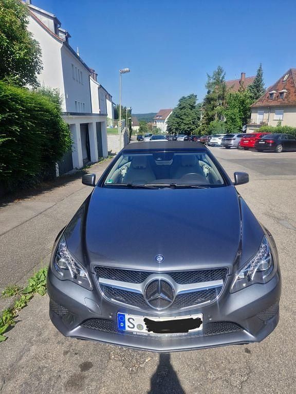 Grau Gebraucht 2016 Mercedes E250 Cabrio | 26.900 € (Teuer) - Bild 1/4