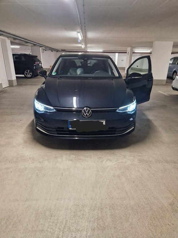 Gebraucht VW Golf VII Active 150 PS (110 kW) 2021 Schwarz Kleinwagen