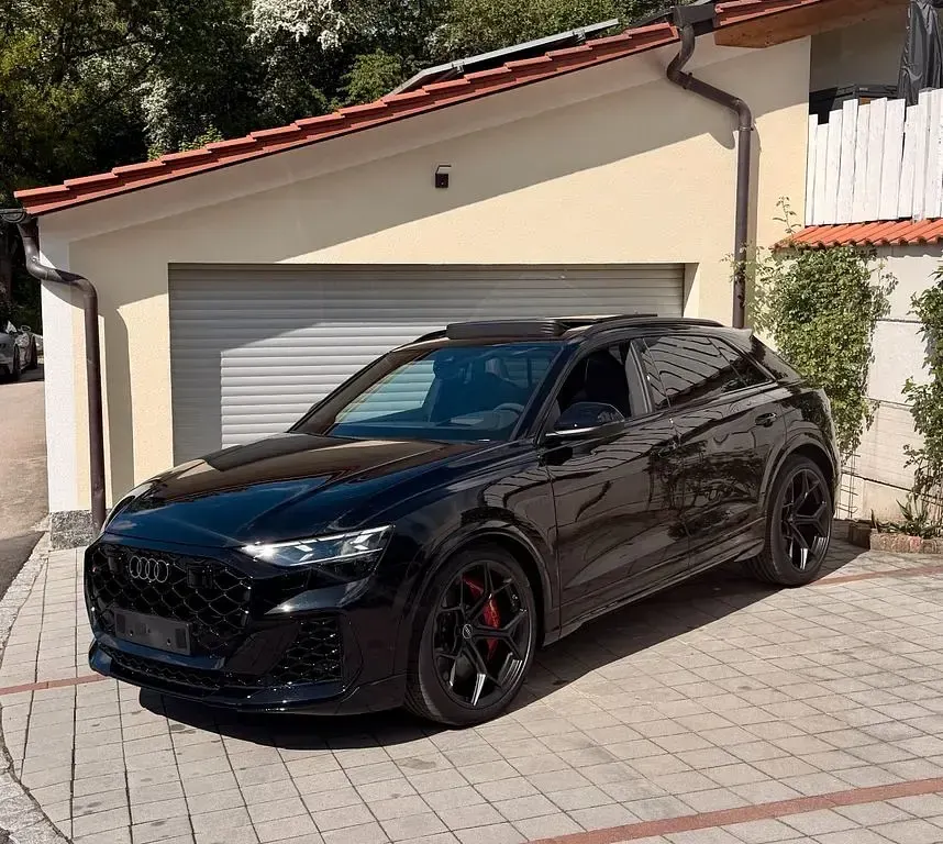Neu Audi RS Q8 Performance 640 PS (470 kW) 2026 Schwarz SUV
