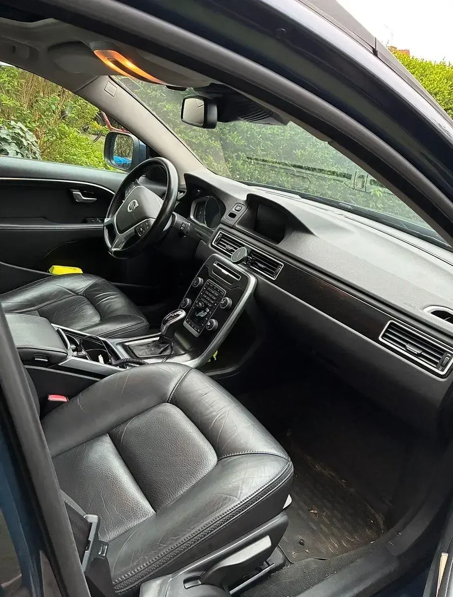 Gebraucht Volvo XC70 Kinetic 181 PS (133 kW) 2014 Blau Kombi