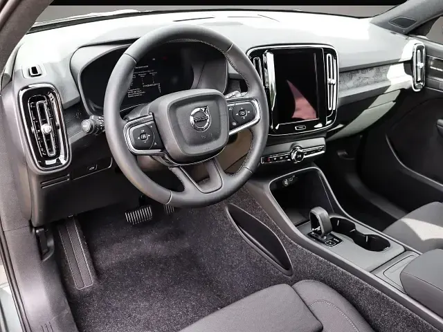 Gebraucht Volvo EX40 Single Motor Extended Range 185 kW (252 PS) 2025 Grün SUV