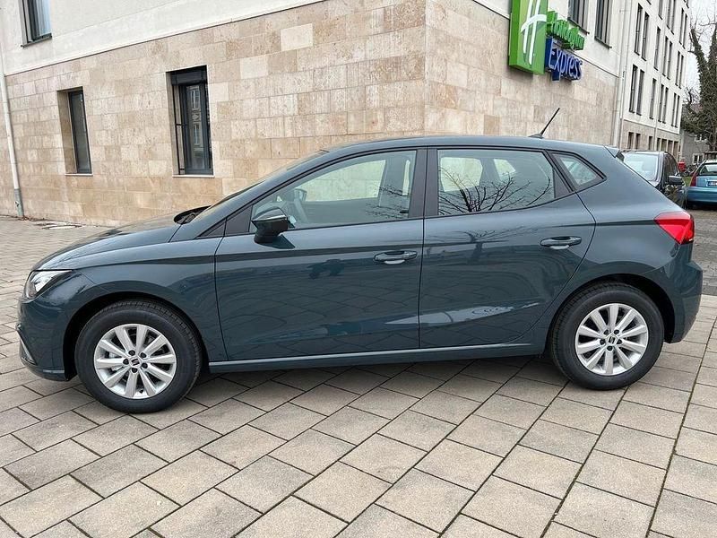 Neu Seat Ibiza Reference 80 PS (58 kW) 2025 Blau Limousine