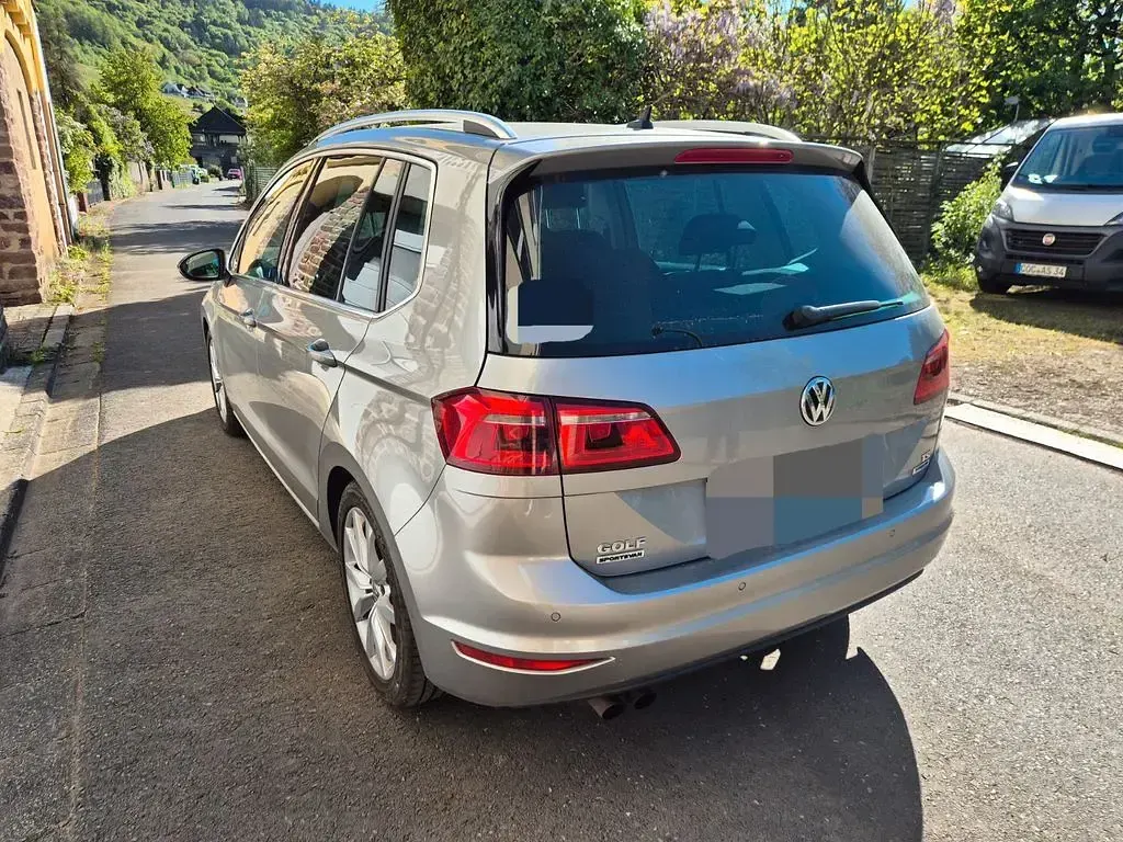 Gebraucht VW Golf Sportsvan Highline 125 PS (91 kW) 2015 Silber Van / Kleinbus