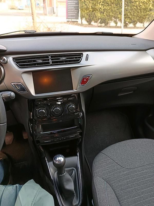 Gebraucht Citroën C3 69 PS (50 kW) 2016 Weiß Kleinwagen