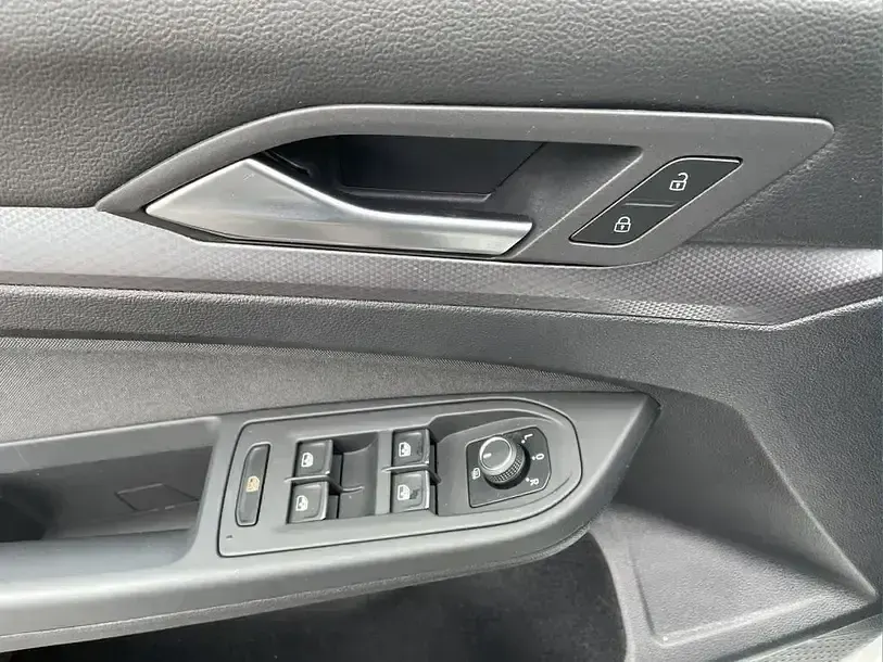 Gebraucht VW Golf VII 116 PS (85 kW) 2021 Weiss Kleinwagen