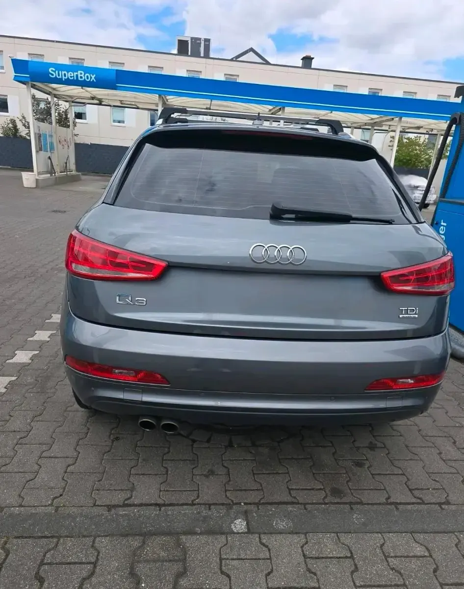 Gebraucht Audi Q3 140 PS (102 kW) 2013 Grau SUV