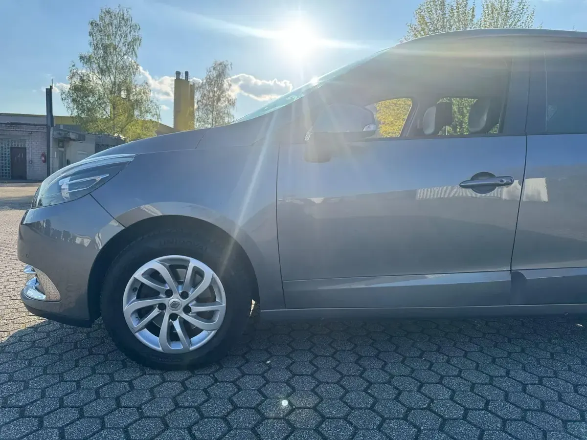 Gebraucht Renault Scénic III Dynamique 110 PS (80 kW) 2014 Grau Kombi