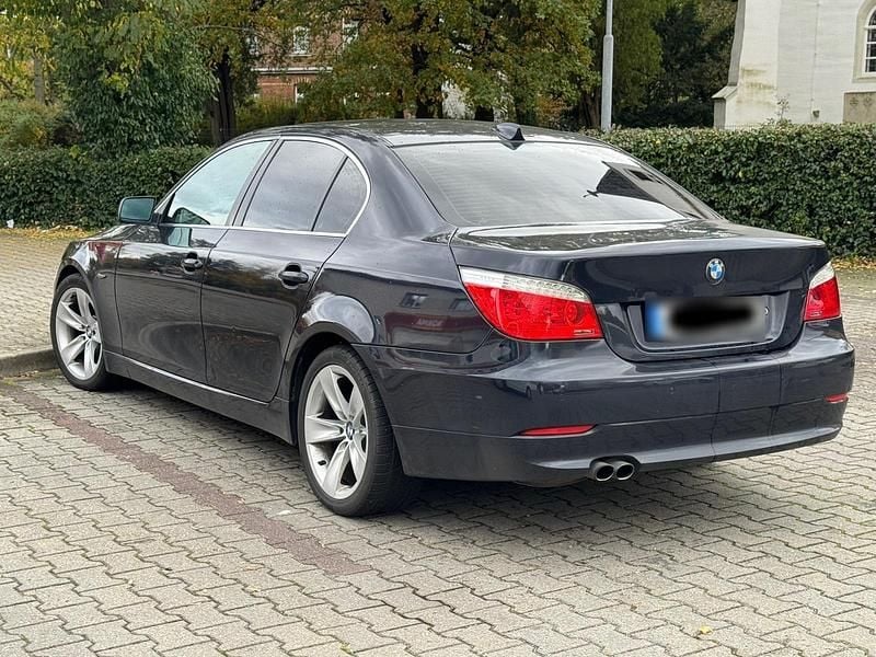 Gebraucht BMW 530 235 PS (172 kW) 2007 Blau Limousine