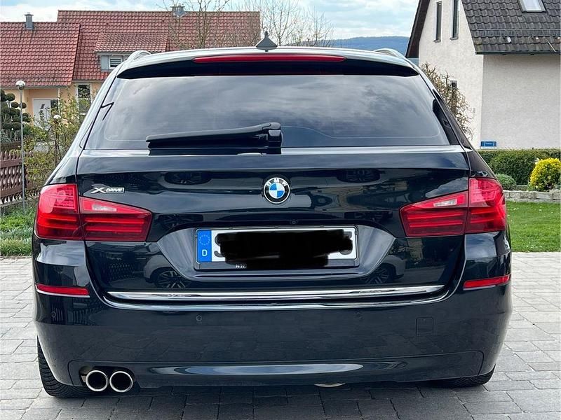 Gebraucht BMW 525 Luxury Line 218 PS (160 kW) 2015 Schwarz Kombi