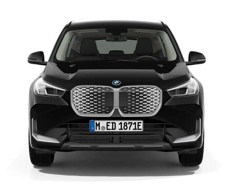 Neu BMW iX1 230 kW (313 PS) 2025 Schwarz uni SUV