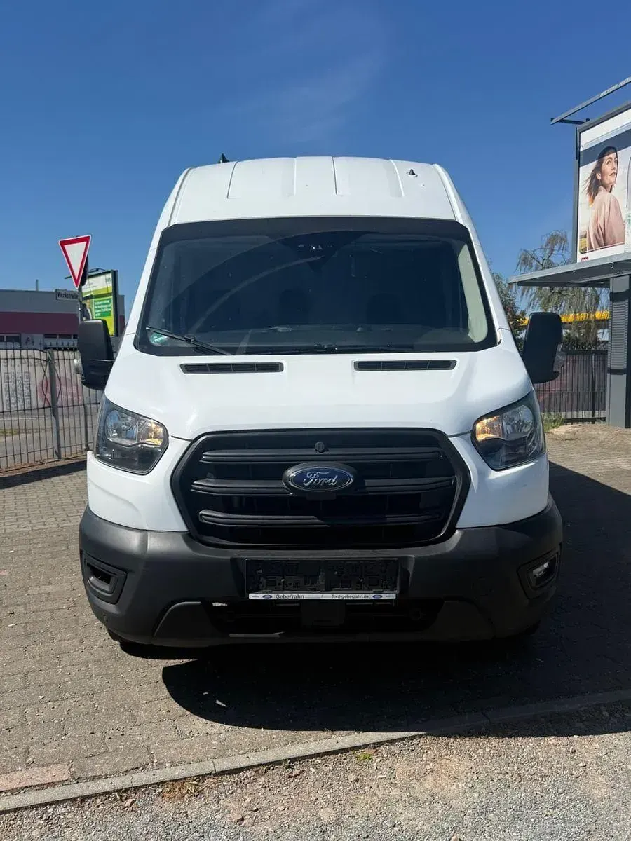 Gebraucht Ford Transit Trend 131 PS (96 kW) 2022 Weiß Van / Kleinbus
