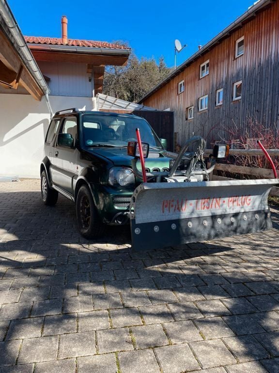 Grün Gebraucht 2009 Suzuki Jimny Club SUV | 9.900 € (Teuer) - Bild 1/2