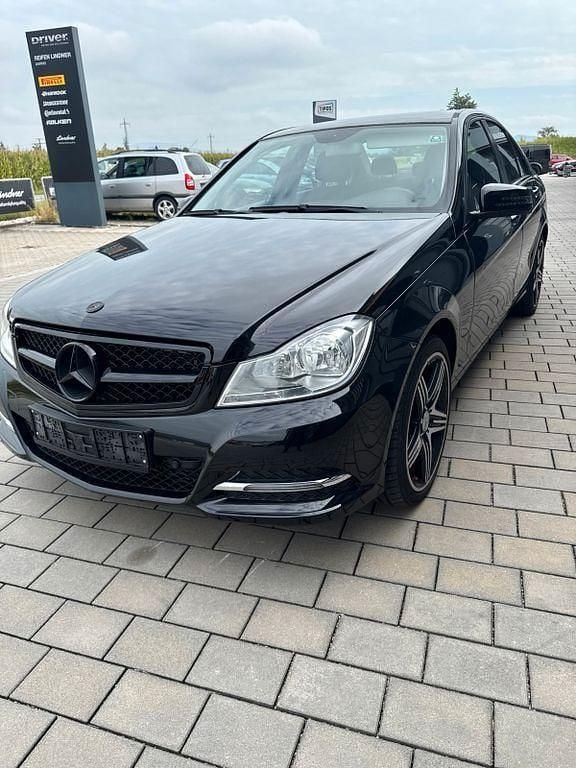 Schwarz Gebraucht 2012 Mercedes C220 Limousine | 8.490 € (Guter Preis) - Bild 1/4