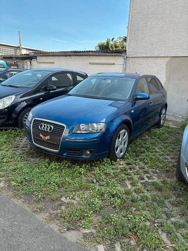 Blau Gebraucht 2005 Audi A3 Comfort Kleinwagen | 4.500 € - Bild 1/4