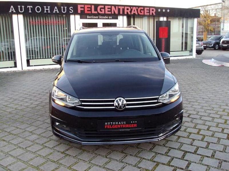Gebraucht VW Touran Active 180 PS (132 kW) 2021 Schwarz Van / Kleinbus