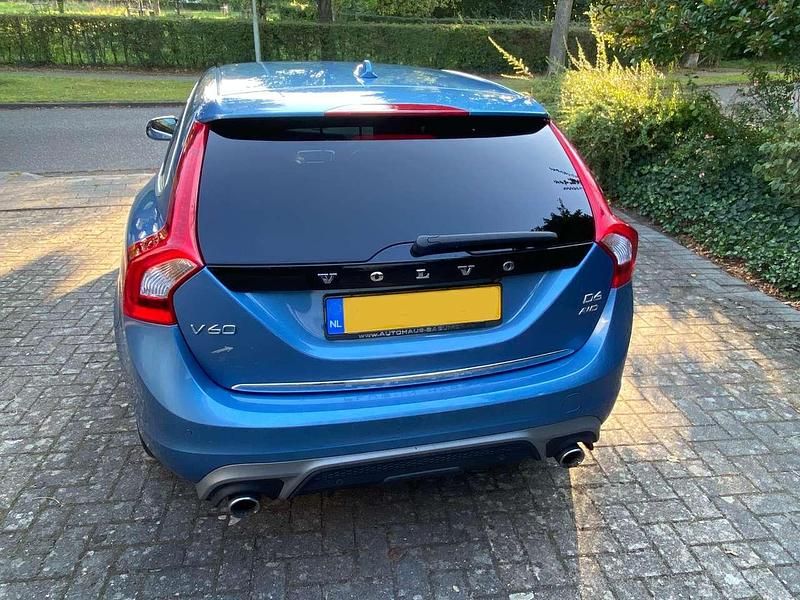 Gebraucht Volvo V60 R-Design 283 PS (208 kW) 2014 Blau Kombi