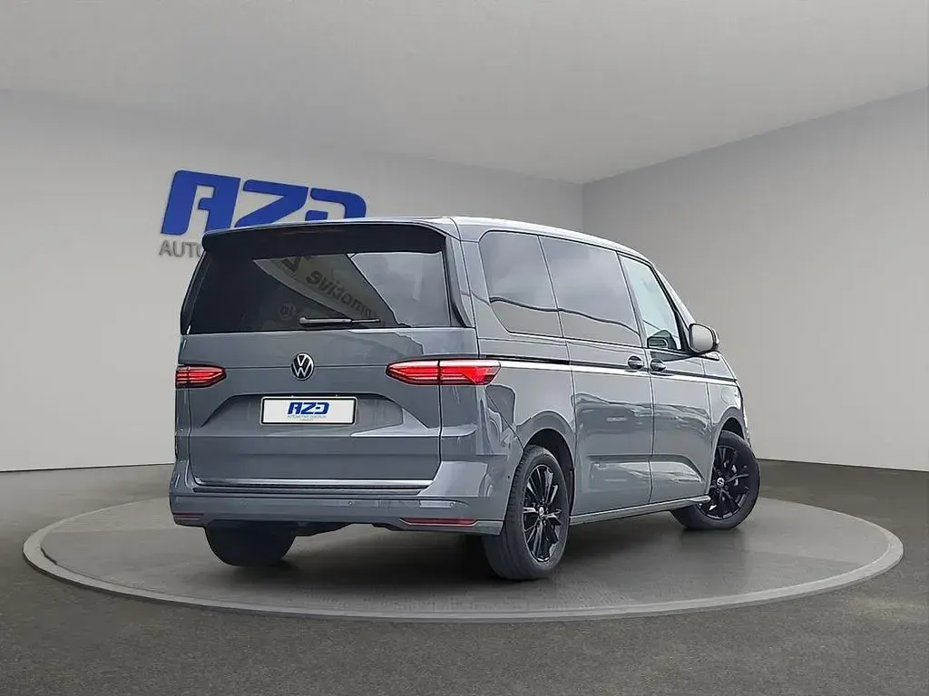 Gebraucht VW Multivan R 204 PS (150 kW) 2024 Pure grey Van / Kleinbus