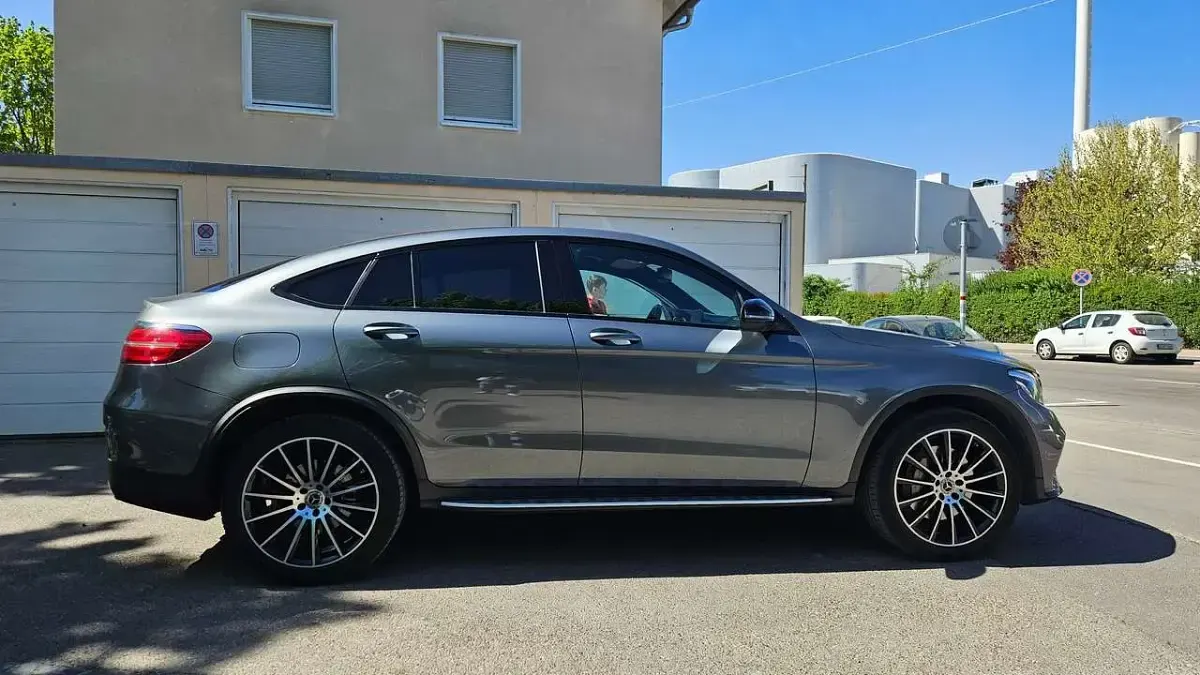 Gebraucht Mercedes GLC250 AMG line 204 PS (150 kW) 2019 Grau Coupé