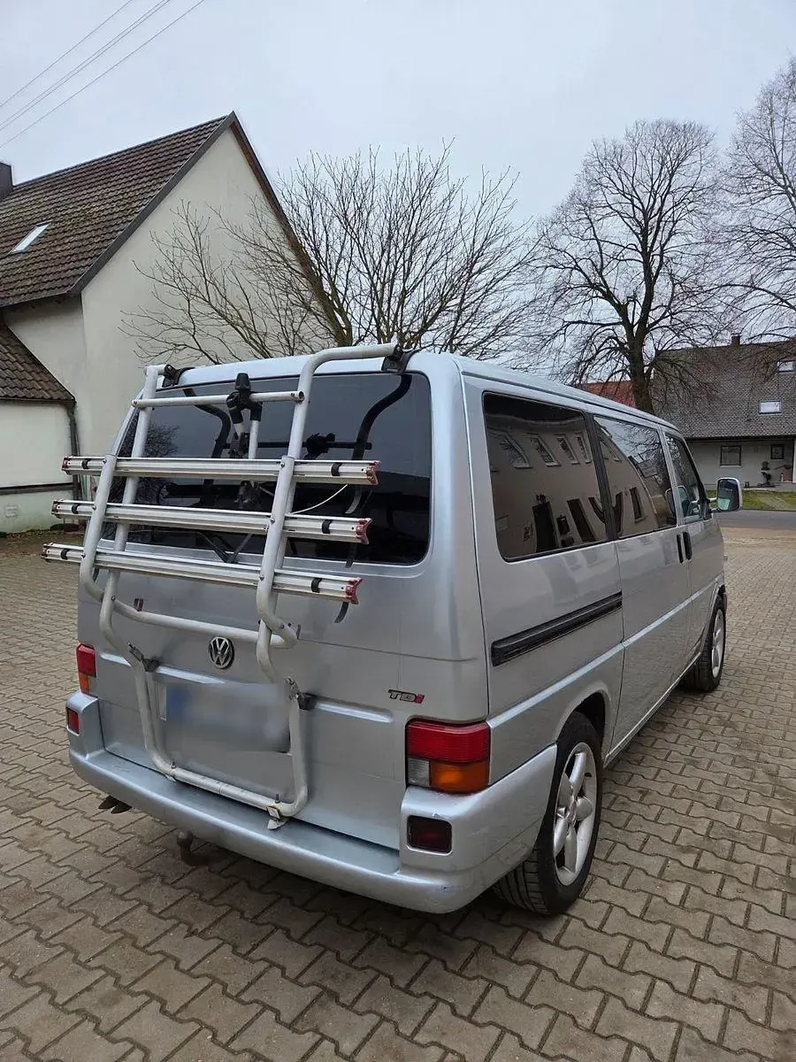 Gebraucht VW Caravelle 151 PS (111 kW) 2001 Silber Van / Kleinbus