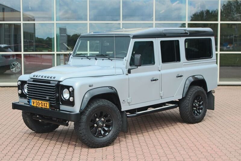 Grau Gebraucht 2014 Land Rover Defender SUV | 91.500 € - Bild 1/4