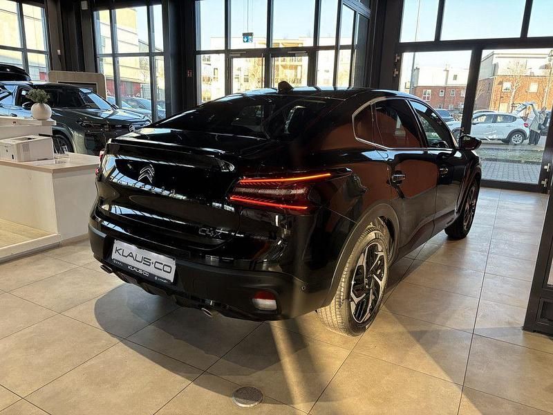 Gebraucht Citroën C4 X Shine 131 PS (96 kW) 2023 Schwarz SUV