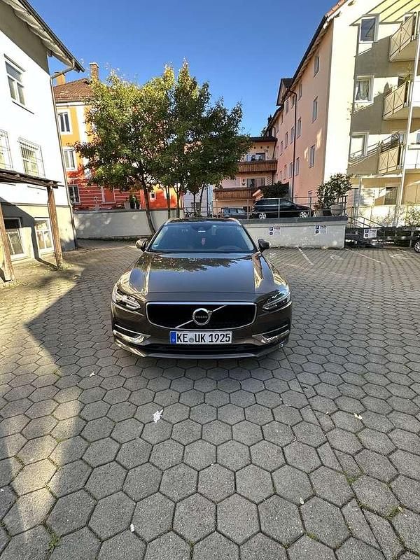 Gebraucht 2018 Volvo V90 Momentum Kombi | 20.900 € (Superpreis) - Bild 1/4