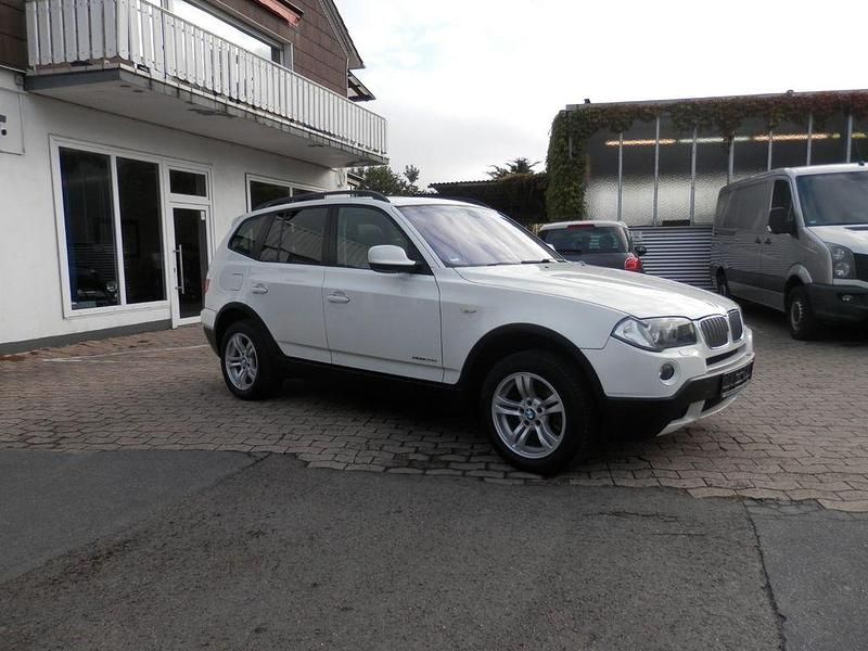 Weiß Gebraucht 2009 BMW X3 Lifestyle SUV | 6.390 € (Fairer Preis) - Bild 1/4