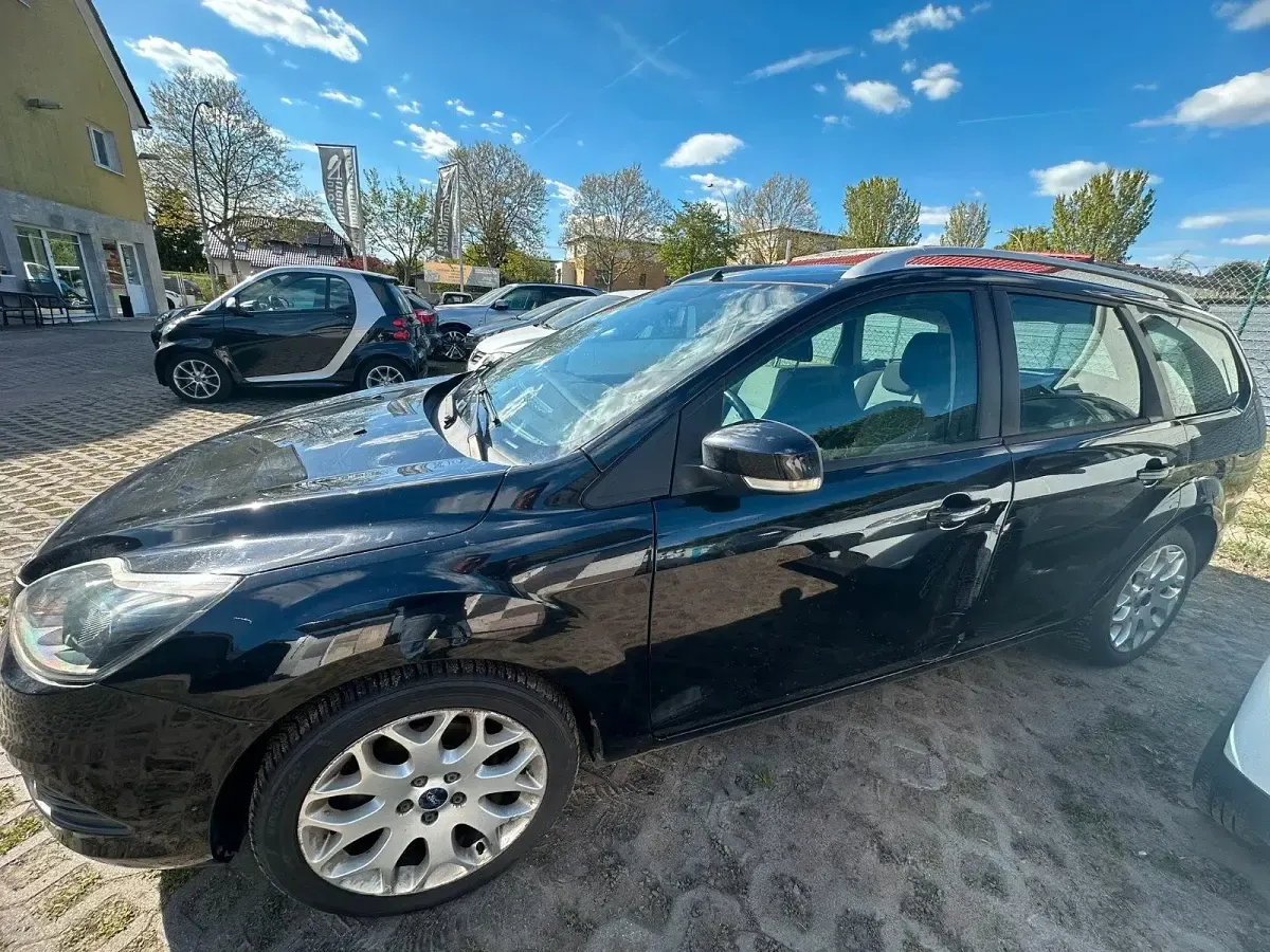 Usata Ford Focus 109 CV (80 kW) 2010 Nero Station wagon