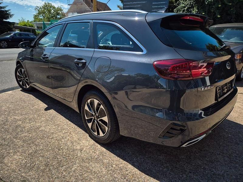 Gebraucht Kia Ceed Sportswagon Vision 105 PS (77 kW) 2021 Grau Kombi
