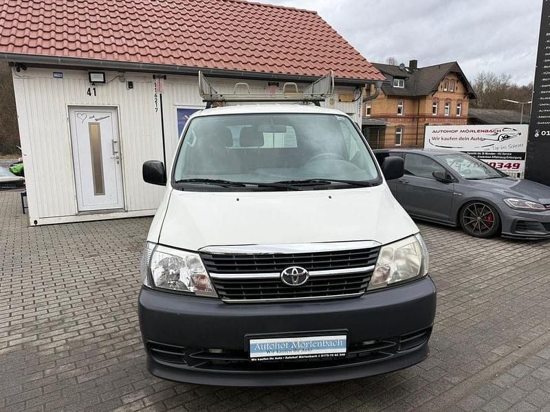 Gebraucht Toyota HiAce 95 PS (69 kW) 2010 Weiß Van / Kleinbus