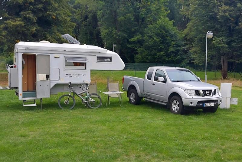 Grau Gebraucht 2007 Nissan Navara Abholung | 29.999 € - Bild 1/4