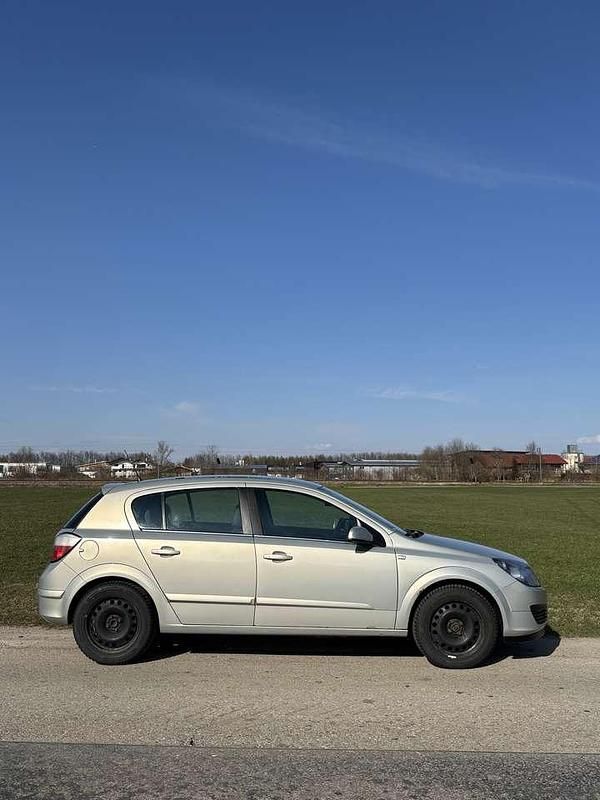 Gebraucht Opel Astra 105 PS (77 kW) 2005 Limousine