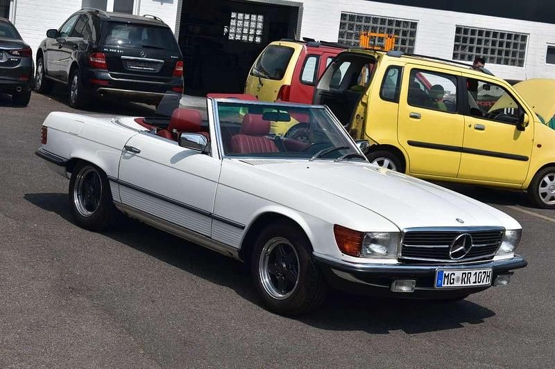 Weiß Gebraucht 1982 Mercedes SL500 Cabrio | 42.990 € - Bild 1/4