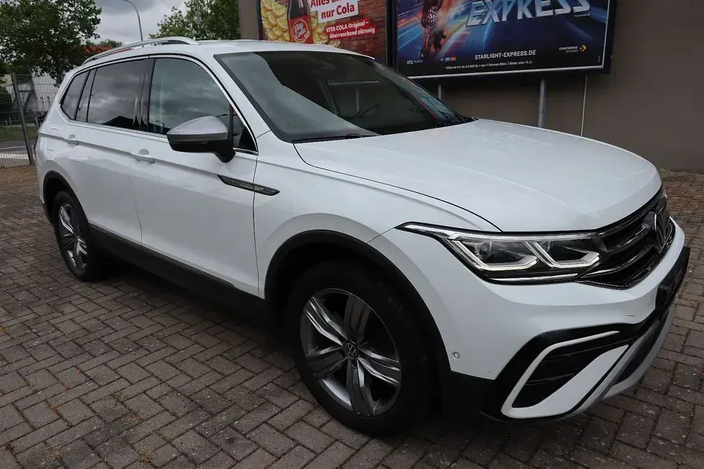 Gebraucht VW Tiguan Allspace Elegance 200 PS (147 kW) 2022 Weiß SUV