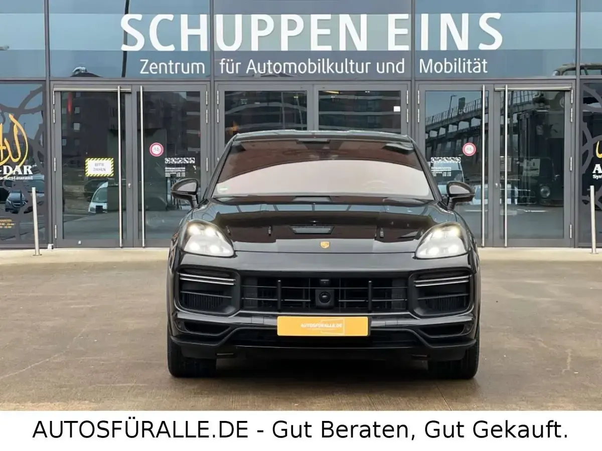 Gebraucht Porsche Cayenne Turbo GT 640 PS (470 kW) 2022 Schwarz SUV