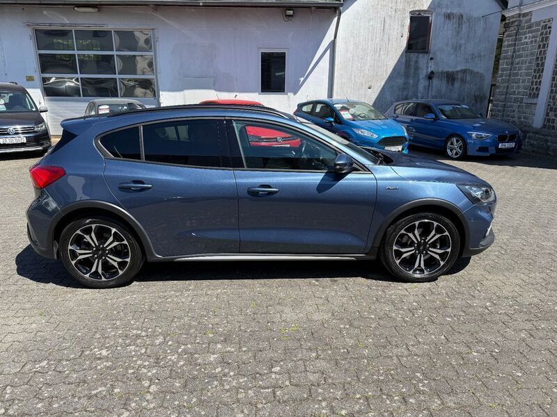 Gebraucht Ford Focus Active 151 PS (111 kW) 2019 Blau Limousine
