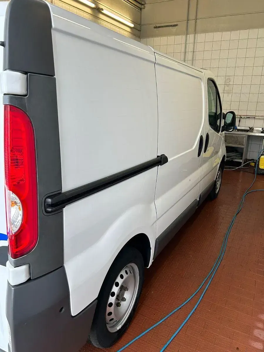 Gebraucht Renault Trafic 90 PS (66 kW) 2008 Weiß Van / Kleinbus