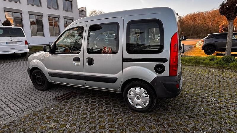 Gebraucht Renault Kangoo 68 PS (50 kW) 2008 Silber Van / Kleinbus