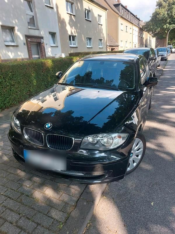 Schwarz Gebraucht 2010 BMW 116 Kleinwagen | 4.800 € (Fairer Preis) - Bild 1/4