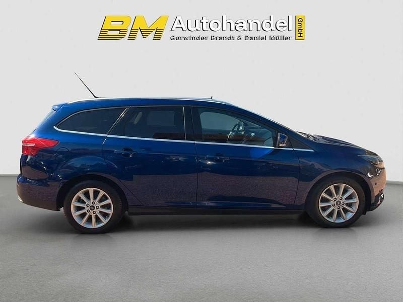 Gebraucht Ford Focus Titanium 125 PS (91 kW) 2016 Blau Kombi