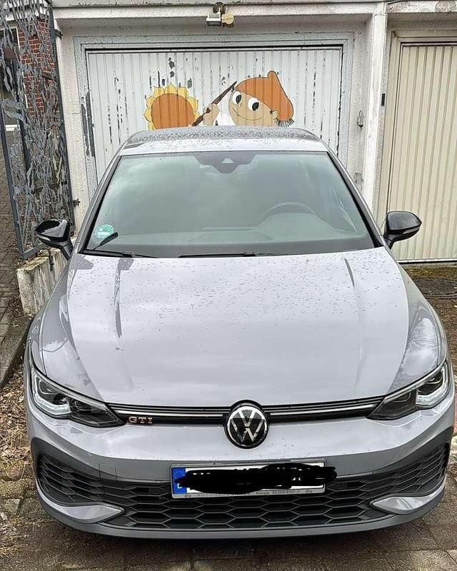 Grau Gebraucht 2022 VW Golf VIII GTI Limousine | 29.500 € (Superpreis) - Bild 1/4