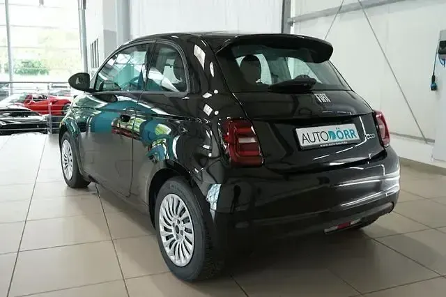 Gebraucht Fiat 500e 86 kW (118 PS) 2023 Schwarz Kleinwagen