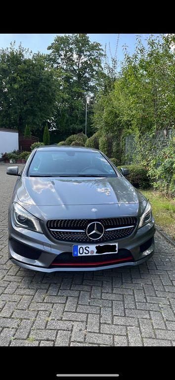 Grau Gebraucht 2014 Mercedes CLA250 AMG line Limousine | 17.000 € (Fairer Preis) - Bild 1/4
