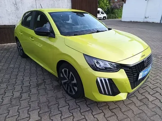 Gebraucht Peugeot 208 Active 75 PS (55 kW) 2025 Gelb Kleinwagen