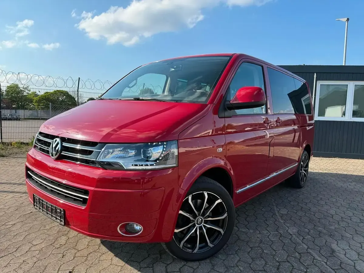 Gebraucht VW Multivan Comfortline 140 PS (102 kW) 2015 Rot Van / Kleinbus