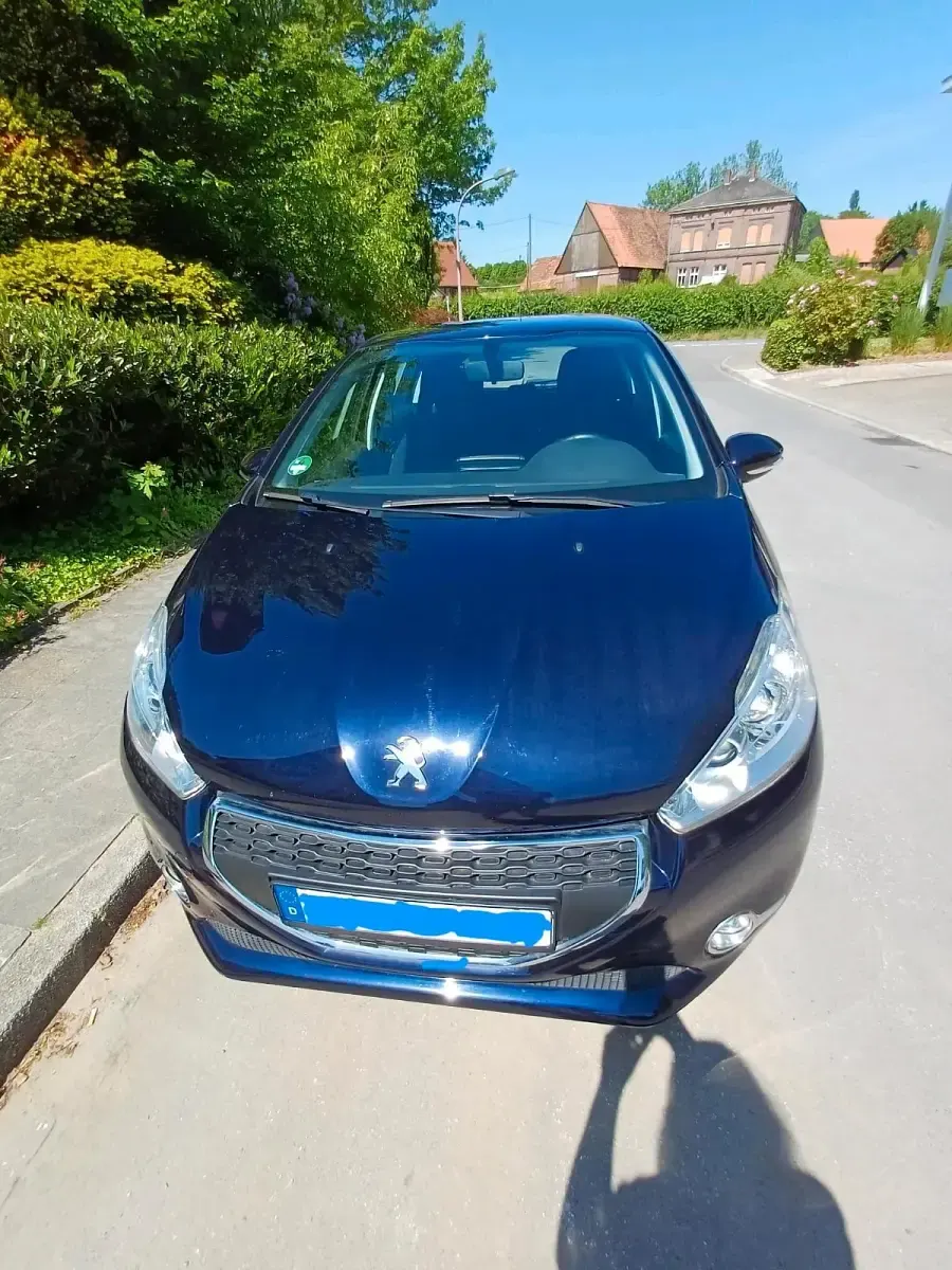 Gebraucht Peugeot 208 Active 82 PS (60 kW) 2014 Blau Kleinwagen