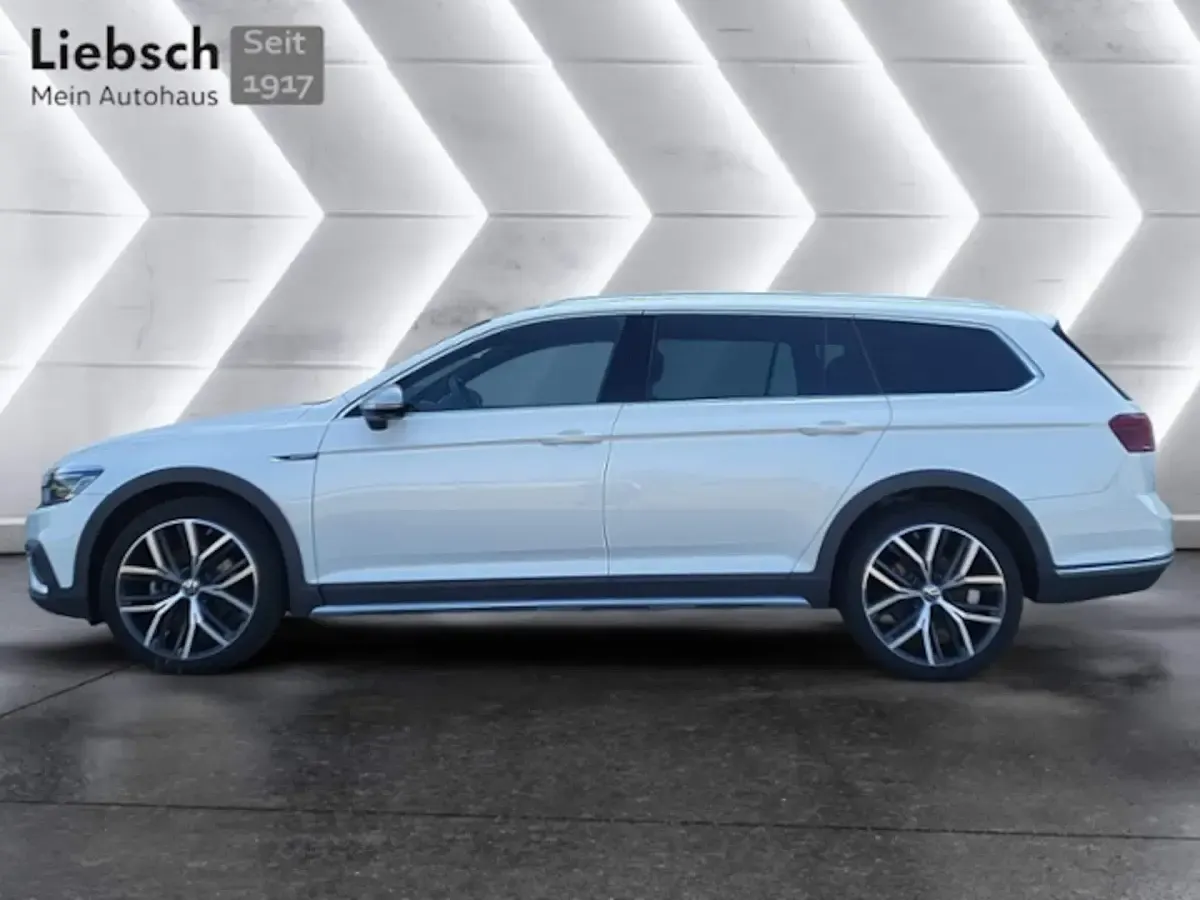 Gebraucht VW Passat Alltrack 200 PS (147 kW) 2022 Weiß Kombi